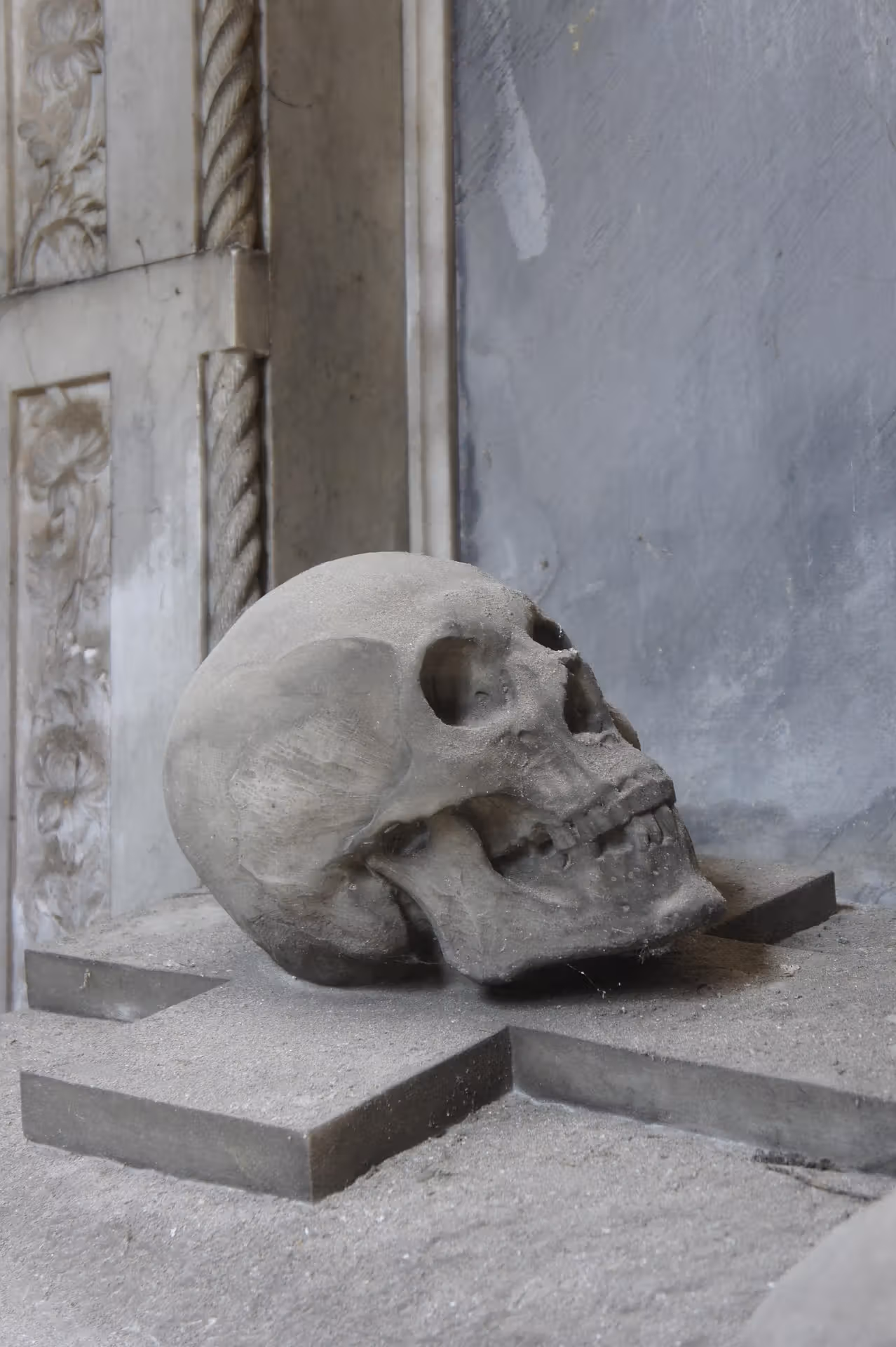 Crossbones skull