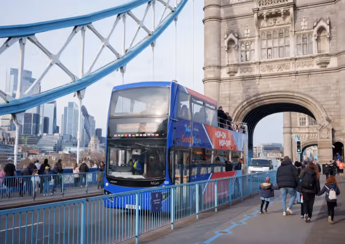 Gira en autobús de Golden Tours Hop-on Hop-off