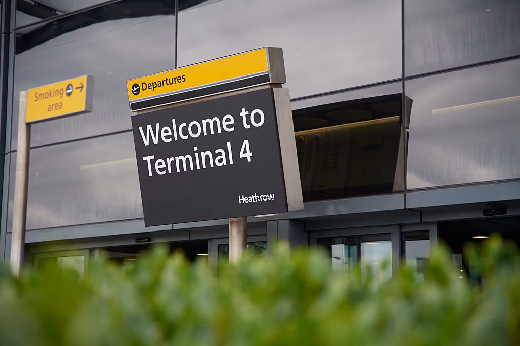 Terminal 4 Sign